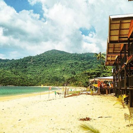 Beachfront Hut Upstairs Astra - Beach Shack Chalet Kampong Juara Buitenkant foto