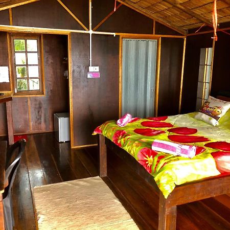 Beachfront Hut Upstairs Astra - Beach Shack Chalet Kampong Juara Buitenkant foto