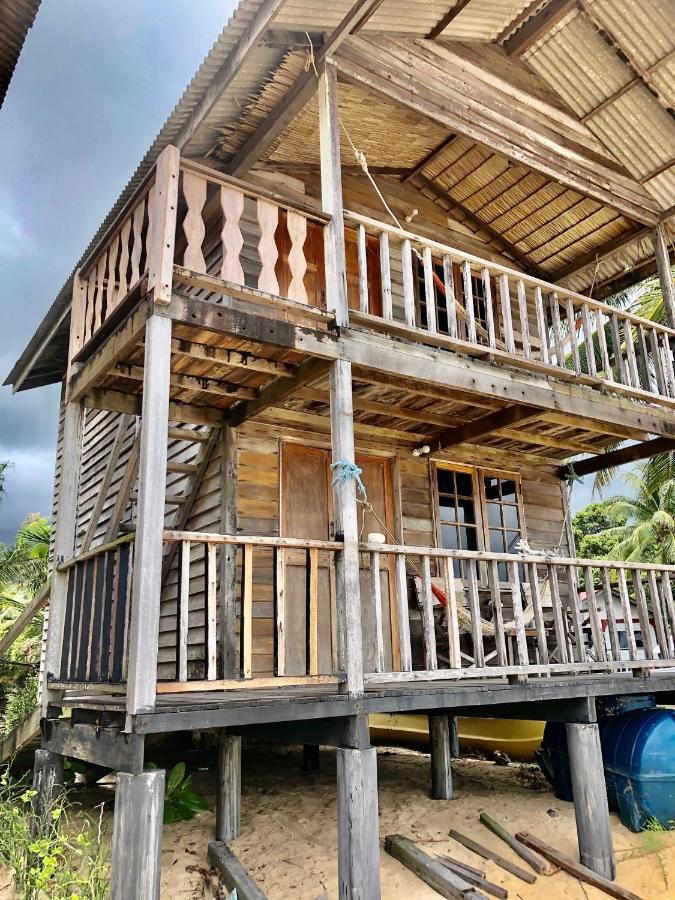 Beachfront Hut Upstairs Astra - Beach Shack Chalet Kampong Juara Buitenkant foto